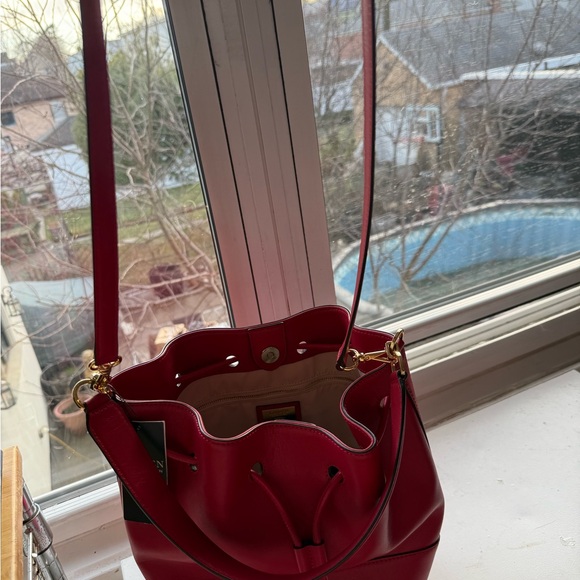 Ralph Lauren Red Leather Bucket Bag - Picture 5 of 10